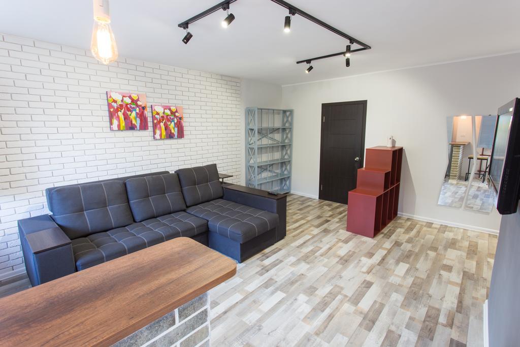 Loft Apartment Near Botanical Garden Charkiv Esterno foto